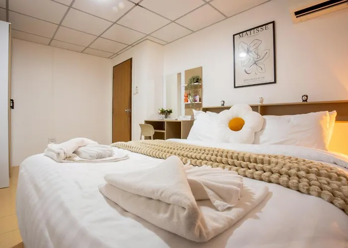 Cosy Mrt Phra Ram 9 Ferienhaus *