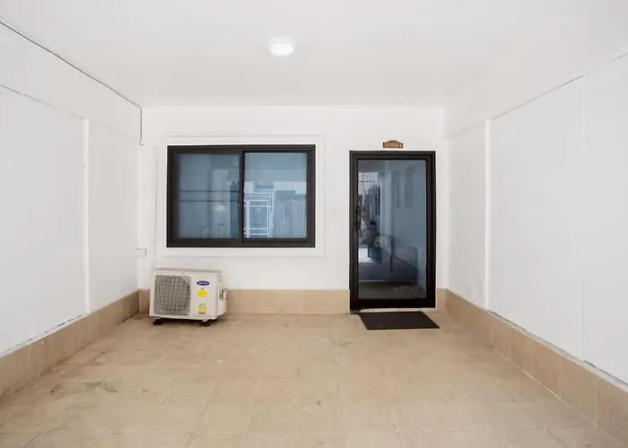 Cosy Mrt Phra Ram 9 * Bangkok